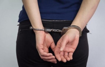 Mulher  presa em Tup aps queimar filha com cigarro e cometer srie de outras agresses