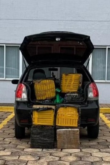Em tentativa de fuga, motorista dirige quase 20 km na contramo e acaba preso por trfico de droga em Pirapozinho