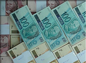 PODCAST: Homens s�o acusados de efetuarem compras no valor total de R$ 7 mil em Dracena