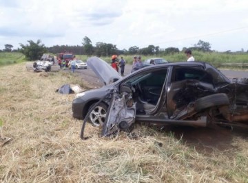 Colis�o transversal entre ve�culos deixa v�timas na Rodovia Comandante Jo�o Ribeiro de Barros