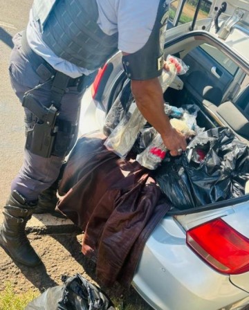 Avaliada em R$ 300 mil, carga de quase 170kg de cabelo humano � apreendida na Rodovia Raposo Tavares, em Presidente Epit�cio