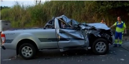 Motorista de caminhonete fica ferido em acidente na Rodovia do Contorno em Mar�lia ? Foto: Reprodu��o/TV TEM