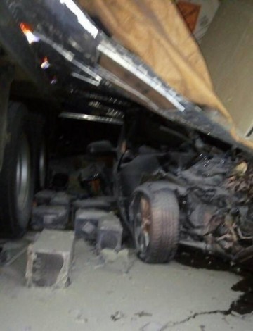 Motorista morre ap�s batida entre carro e caminh�o em Sant�polis do Aguape�