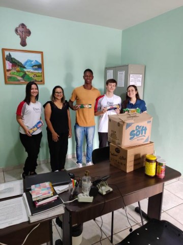 ETEC Amim Jundi promove �Trote Solid�rio� com alunos do 3� ano do Ensino M�dio