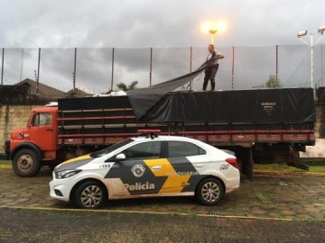 Fiscaliza��o em Nantes apreende 225 mil ma�os de cigarros contrabandeados do Paraguai