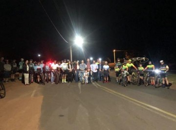 Avenida Adelino Mazucato recebe nova ilumina��o e transforma rotina de ciclistas em Osvaldo Cruz