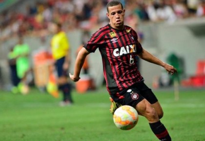 Sidcley ser emprestado pelo Atltico-PR ao Corinthians (Foto: Site oficial do Atltico-PR/Gustavo Oliveira)
