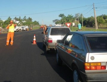 Motoristas devem ficar atentos �s obras na SP-294 pr�ximo a Adamantina