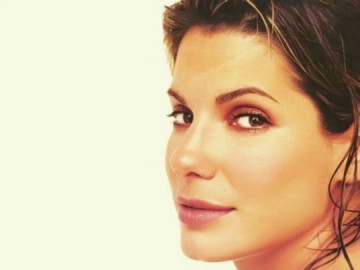 Atriz Sandra Bullock se divorcia de Jesse James