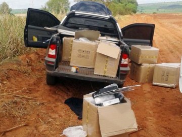 Motorista abandona carga de 120 videogames e foge por matagal