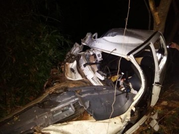 Acidente entre carro e caminh�o bitrem deixa homem ferido na SP-294 em Tupi Paulista