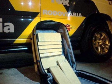 Vendedor transporta mais de 10 kg de maconha em �nibus e acaba preso