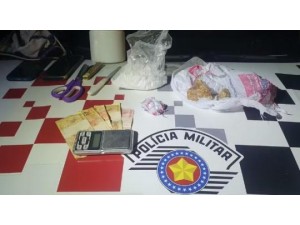 Polcia Militar apreende drogas com traficante em Luclia
