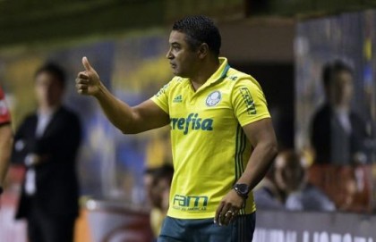 Roger gostou do que viu em vitria do Palmeiras na Bombonera (Foto: Juan Mabromata / AFP)