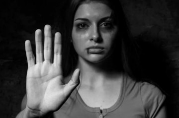 Homem � preso ap�s agredir esposa e tentar enforc�-la na zona sul de Tup�