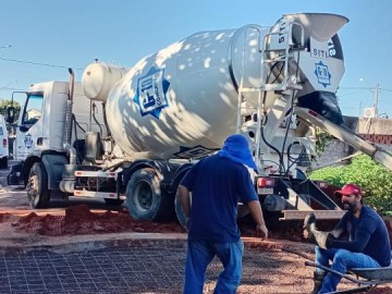 Prefeitura come�a obras de sarjetas nos bairros Mira Ira e Figueiras