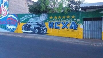 Hexa e homenagem ao Fusco Preto: Vila Esperana conclui pintura de muro