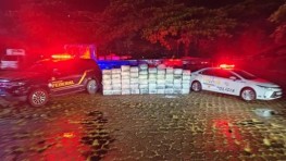 Motorista de caminho  preso por transportar 1,3 tonelada de maconha, em Adamantina