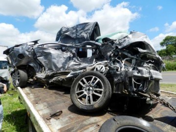 Motorista morre em colis�o com caminh�o no trevo de Pirapozinho