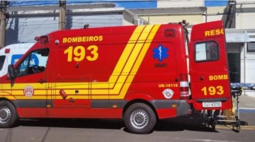 Caminhoneiro morre ap�s ser atingido por viga de concreto em Tup�