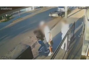 V�DEO: Pai que deixava filhos na escola impede estupro de estudante em Bauru