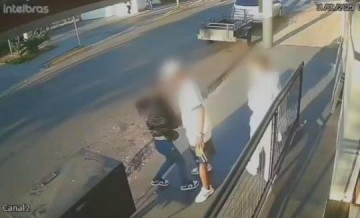 V�DEO: Pai que deixava filhos na escola impede estupro de estudante em Bauru