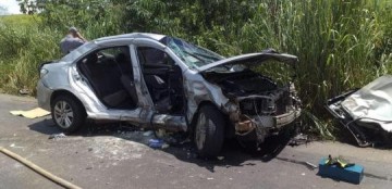 Acidente fere tr�s pessoas em vicinal entre Rin�polis e Piacatu