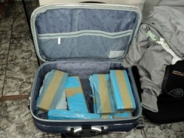 Mulher � presa com 5,5 kg de maconha em Presidente Venceslau