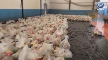 VDEO: Fundo Social, Prefeitura e S.O.S. entregam 1 mil cestas de natal nesta quinta-feira