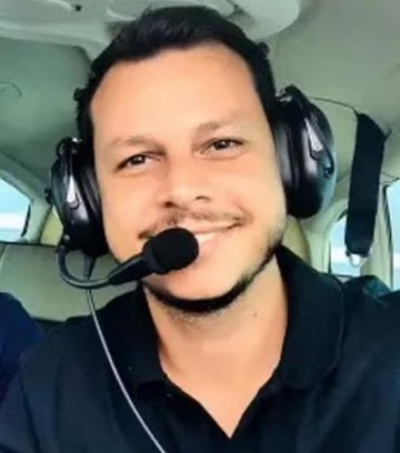 Corpo de piloto encontrado aps acidente areo em Mato Grosso  sepultado, em Adamantina