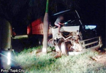 Caminh�o com placas de Osvaldo Cruz se envolve em acidente pr�ximo a Hercul�ndia