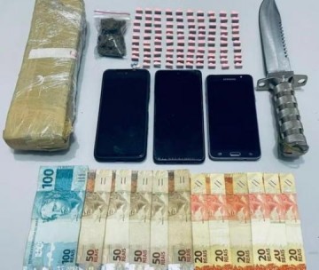 Motociclista descarta mais de 100 por��es de ecstasy ao ver viatura e acaba preso na Rodovia Raposo Tavares, em Santo Anast�cio