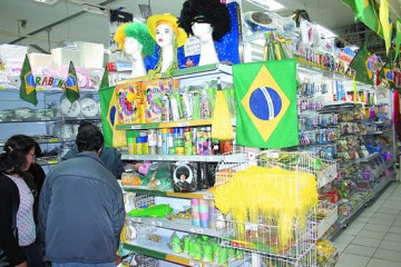 Com�rcio aquecido com produtos da Copa