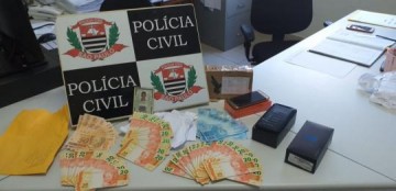 Homem compra celular em OC por R$ 2,4 mil com notas falsas e � preso em Regente Feij�