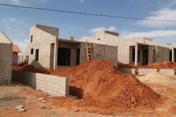 Em Parapu, obras de conjunto habitacional chegam a 50% de concluso