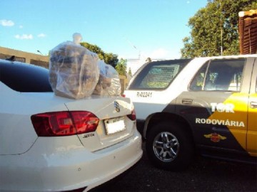 Motorista demonstra nervosismo e � flagrado com 53 kg de coca�na no carro