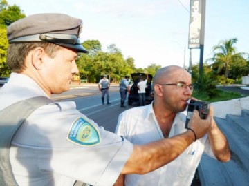 Duplica o n�mero de motoristas alcoolizados flagrados pela Pol�cia Rodovi�ria