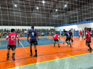 Campeonato de F�rias de Futsal tem in�cio com tr�s jogos e tr�s vit�rias em Osvaldo Cruz