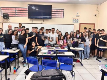 Escolas de Osvaldo Cruz s�o contempladas com obras da saga 'Deus Por Testemunha'