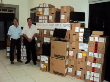 Prefeitura adquire 30 computadores em parceria com a Telefonica