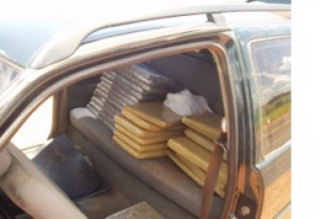 Militar e Federal prendem traficantes e 104kg de maconha