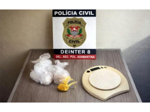 OSVALDO CRUZ: crack e apetrechos t�picos do com�rcio de drogas s�o apreendidos em im�vel