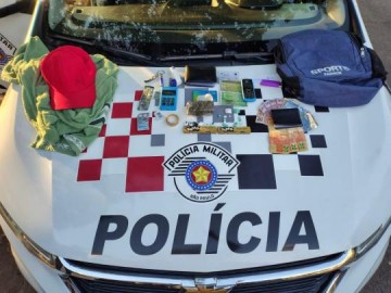 TR�FICO EM IRAPURU: Dupla de mulheres escapa por mata e deixa mochila cheia de drogas