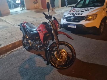 Pol�cia Militar apreende motocicleta por adultera��o de placa em Osvaldo Cruz