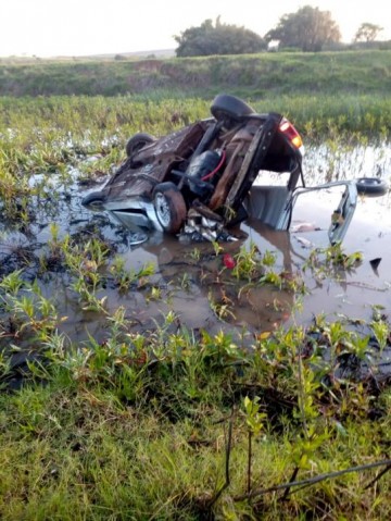 Dois jovens morrem em acidente em estrada vicinal que liga Adamantina a Luc�lia