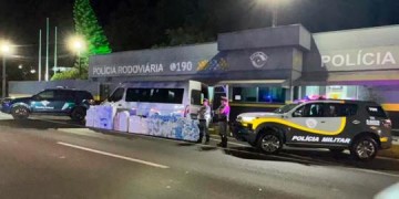 Com carga avaliada em mais de R$ 1 milh�o, van � interceptada com 1.028 produtos eletr�nicos sem notas fiscais, em Fl�rida Paulista