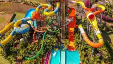 Adolescente de 15 anos morre ao cair de altura de 13 metros em parque aqu�tico de Ol�mp�a