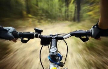 Ladr�o leva bicicleta no Bairro Promorar