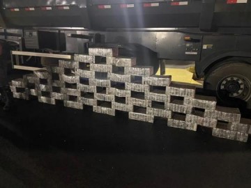 Fiscaliza��o apreende meia tonelada de coca�na escondida em carga de soja na Rodovia Raposo Tavares, em Presidente Bernardes