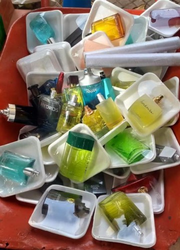 PM descobre f�brica clandestina de perfumes que funcionava em im�vel no centro de Bauru
